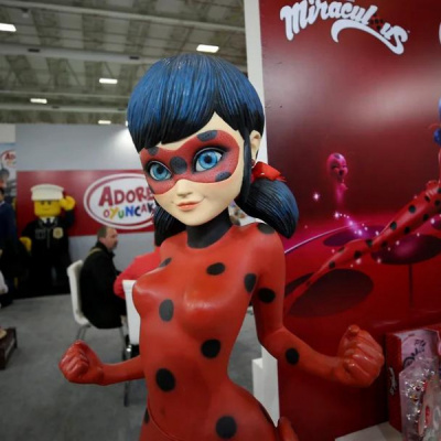 У Супер-Кота объявился хозяин: французская Miraculous судится из-за своих мультперсонажей с сетью «Лента»