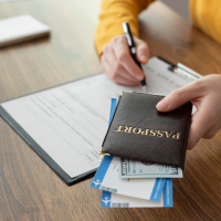 Почему регионы вводят ограничения на работу мигрантов на фоне кадрового голода